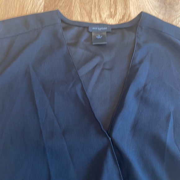Ann Taylor front button blouse. - Picture 2 of 2